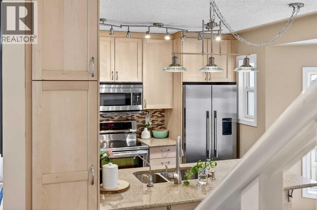 886 Erin Woods Drive SE, Calgary, Alberta  T2B 3C4 - Photo 14 - A2292202