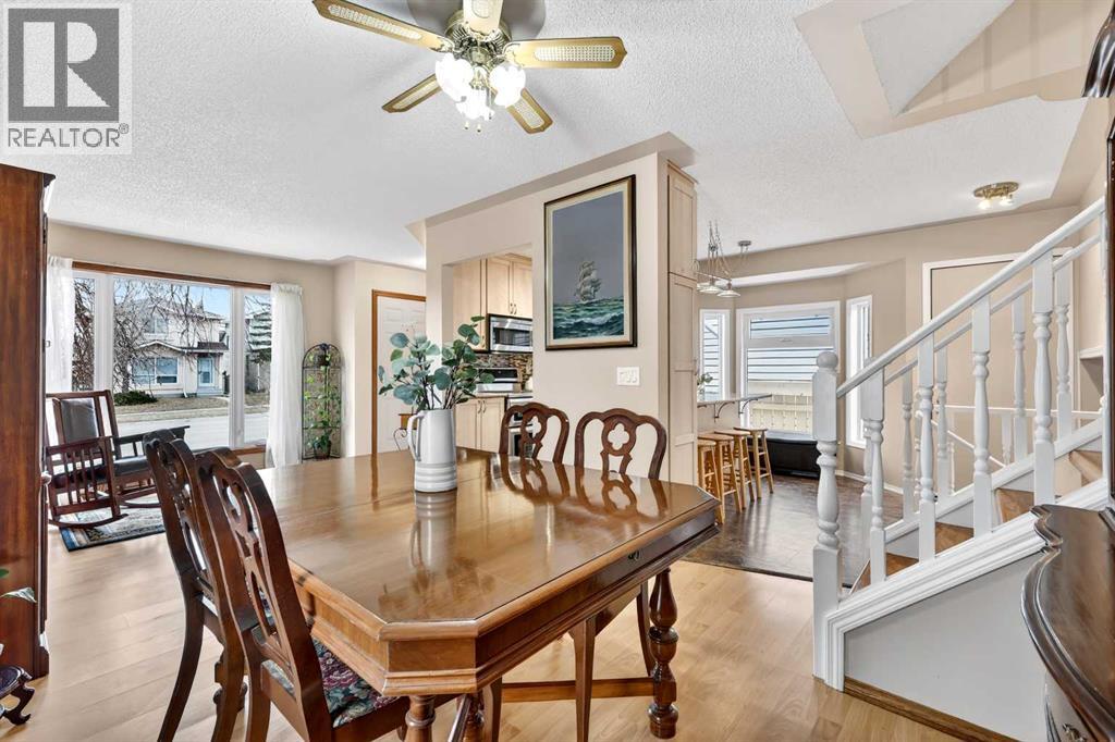 886 Erin Woods Drive SE, Calgary, Alberta  T2B 3C4 - Photo 16 - A2292202