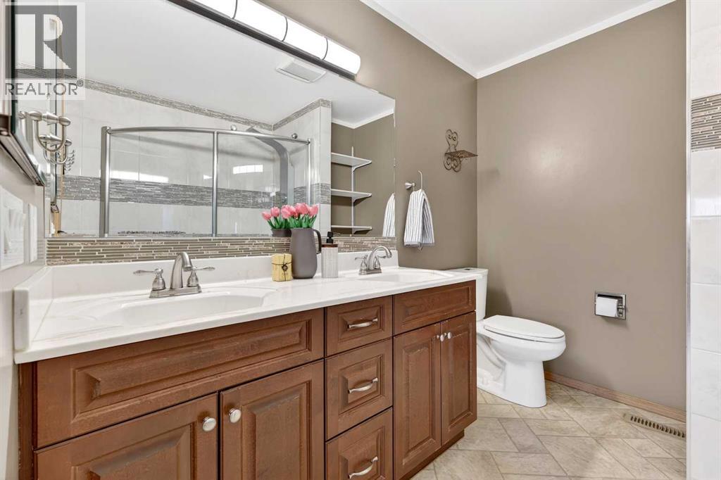 886 Erin Woods Drive SE, Calgary, Alberta  T2B 3C4 - Photo 26 - A2292202