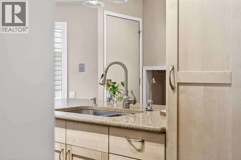 886 Erin Woods Drive SE, Calgary, Alberta  T2B 3C4 - Photo 13 - A2292202