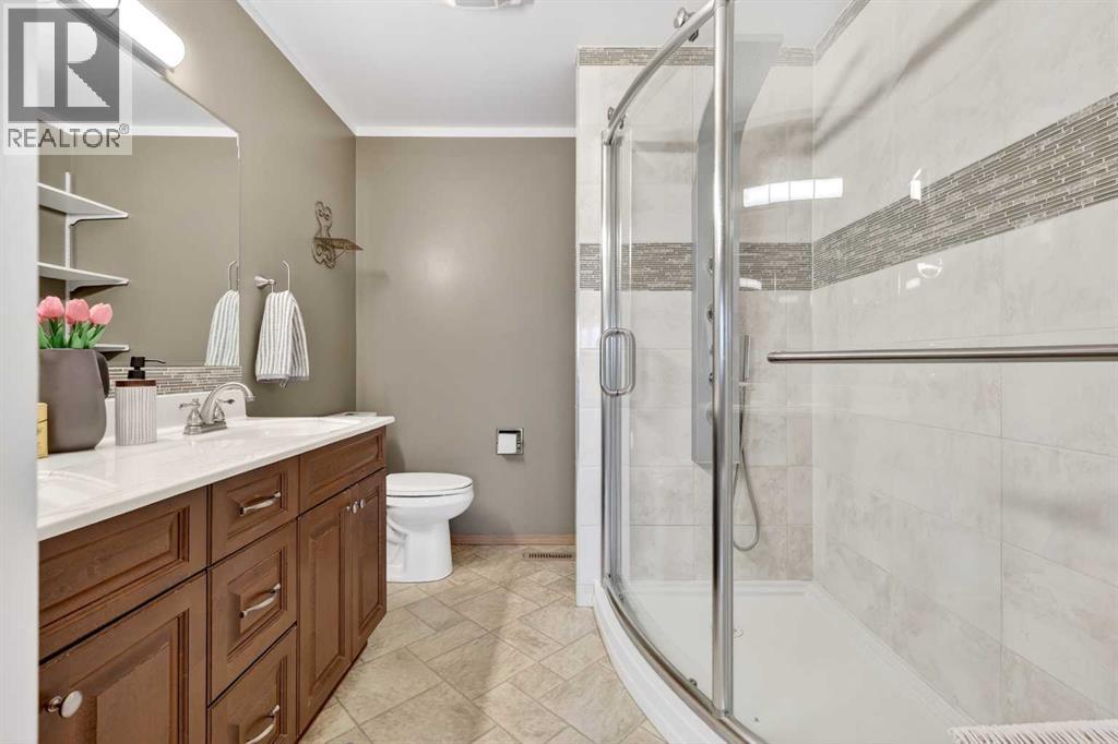 886 Erin Woods Drive SE, Calgary, Alberta  T2B 3C4 - Photo 27 - A2292202