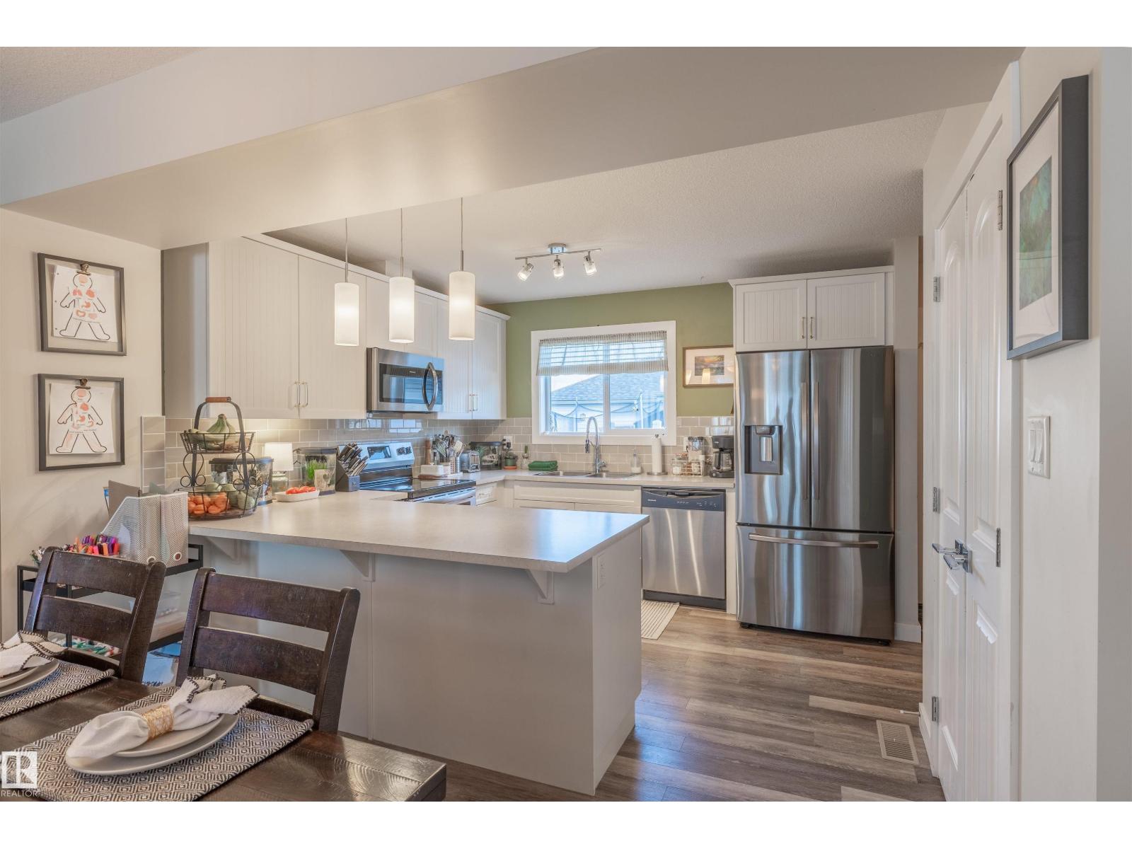 565 Chappelle Dr Sw, Edmonton, Alberta  T6W 2B5 - Photo 3 - E4483233