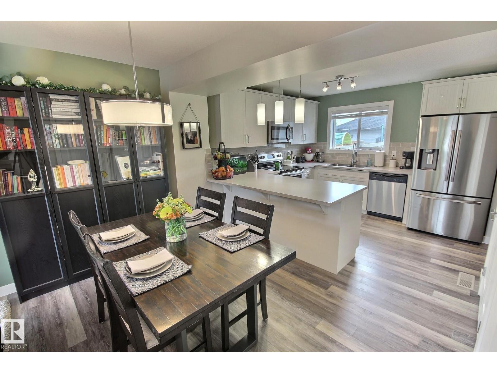 565 Chappelle Dr Sw, Edmonton, Alberta  T6W 2B5 - Photo 7 - E4483233