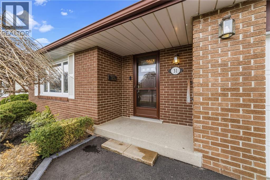 31 Leduc Street W, Hamilton, Ontario  L8T 4S3 - Photo 2 - 40820072