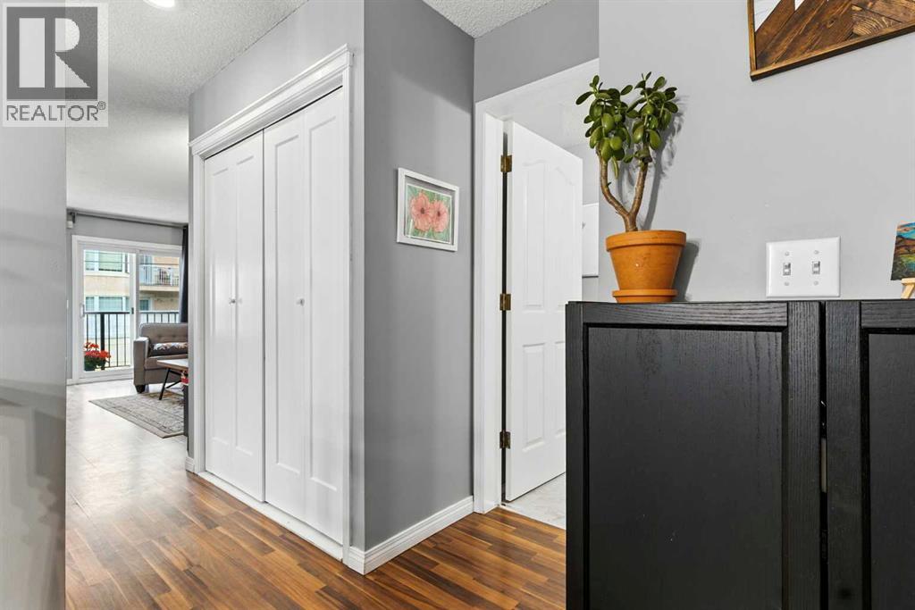 2, 2207 28 Street SW, Calgary, Alberta  T3E 2H5 - Photo 4 - A2294196