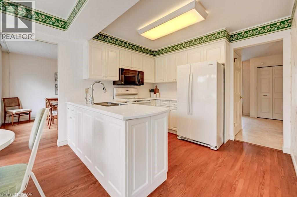 285 Magnolia Place, Waterloo, Ontario  N2V 2A3 - Photo 14 - 40820942