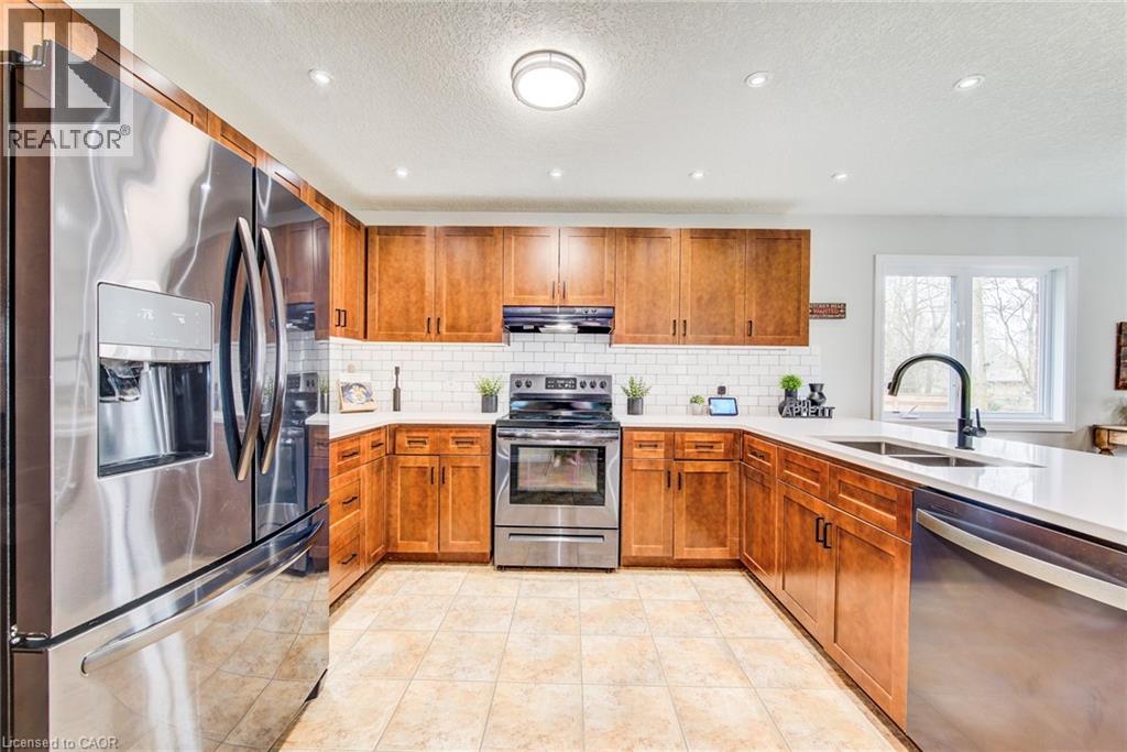 187 Brookmead Street, Elmira, Ontario  N3B 0A2 - Photo 8 - 40821109