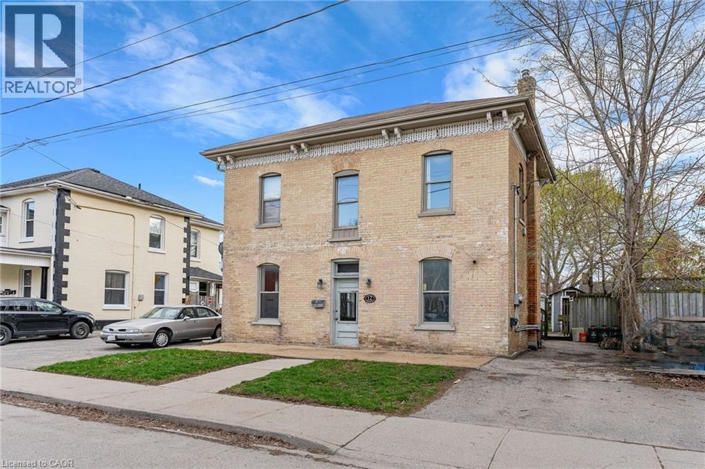 12 Fleet Street, Brantford, Ontario  N3T 3S7 - Photo 2 - 40821927