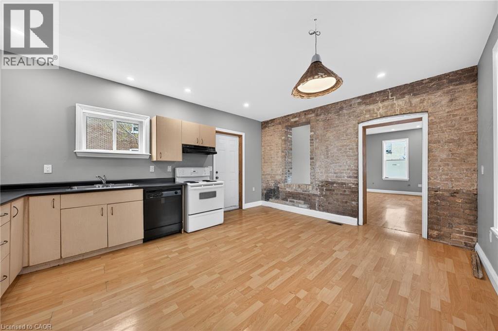 12 Fleet Street, Brantford, Ontario  N3T 3S7 - Photo 11 - 40821927