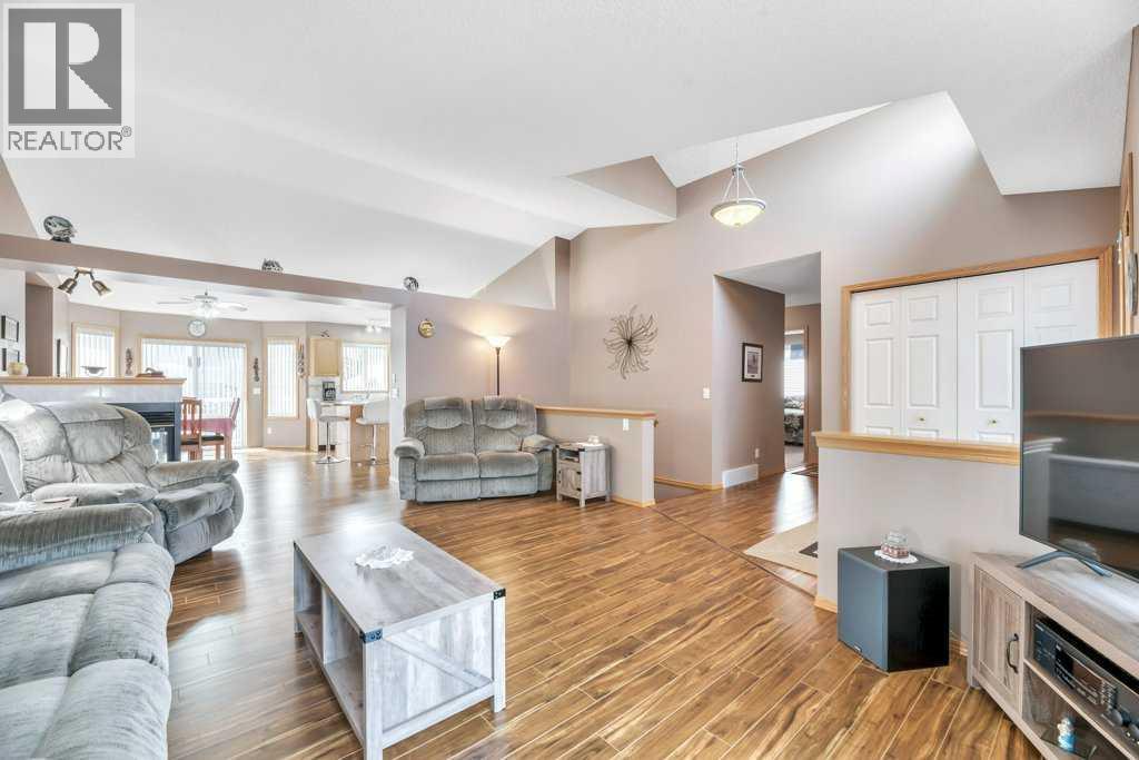 141 West Creek Crescent, Chestermere, Alberta  T1X 1H3 - Photo 19 - A2296511