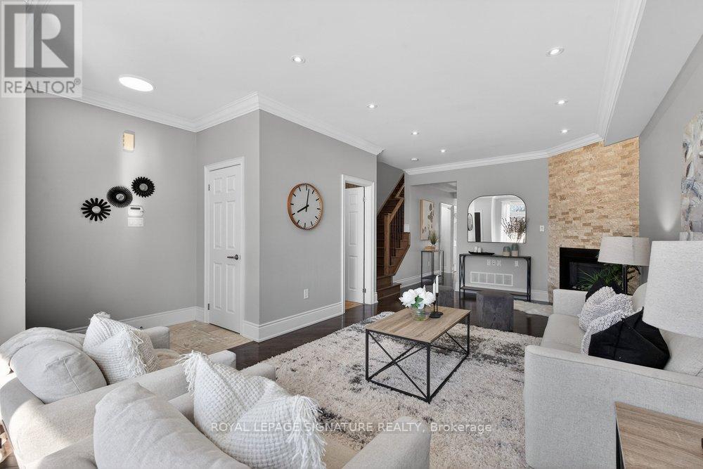 61b Bexhill Avenue, Toronto, Ontario  M1L 3B7 - Photo 4 - E13030670