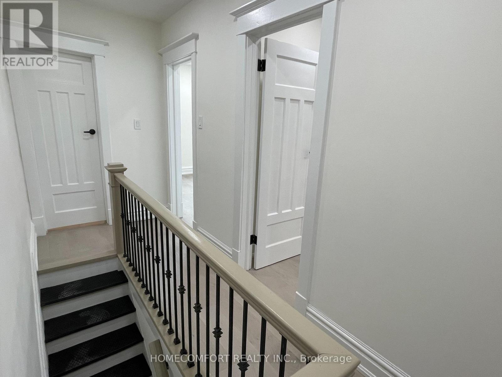 Upper - 33 Strathmore Boulevard, Toronto, Ontario  M4J 1P1 - Photo 15 - E13030768