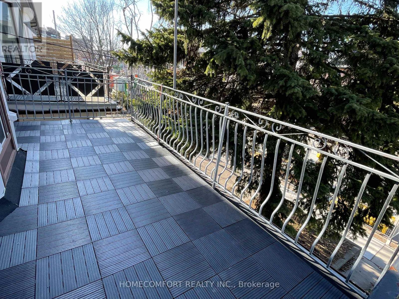 Upper - 33 Strathmore Boulevard, Toronto, Ontario  M4J 1P1 - Photo 20 - E13030768