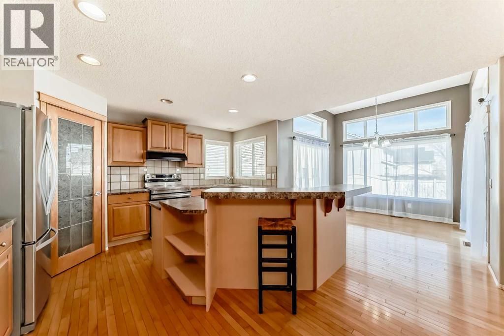 131 Somerside Crescent Sw, Calgary, Alberta  T2T 4K6 - Photo 2 - A2296775