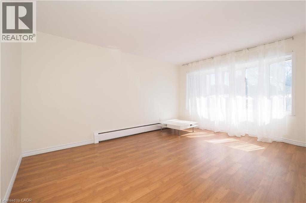 24 Austin Drive Unit# 3, Waterloo, Ontario  N2L 3Y1 - Photo 3 - 40822455