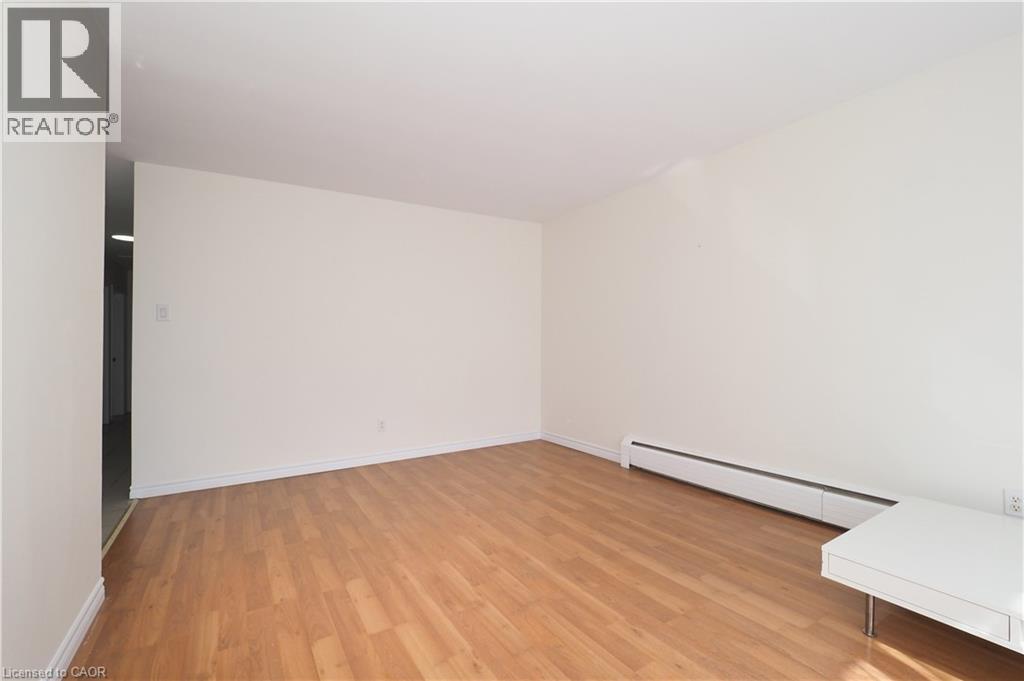 24 Austin Drive Unit# 3, Waterloo, Ontario  N2L 3Y1 - Photo 5 - 40822455