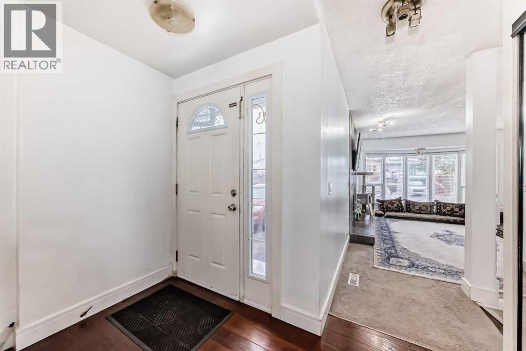 19 Castlepark Way Ne, Calgary, Alberta  T3J 1R7 - Photo 7 - A2297081