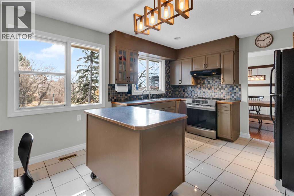 356 Cannington Place SW, Calgary, Alberta  T2W 1Z9 - Photo 10 - A2297205