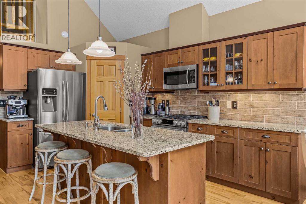 1112 Wilson Way, Canmore, Alberta  T1W 3C4 - Photo 14 - A2297442