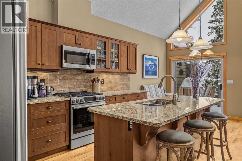 1112 Wilson Way, Canmore, Alberta  T1W 3C4 - Photo 15 - A2297442