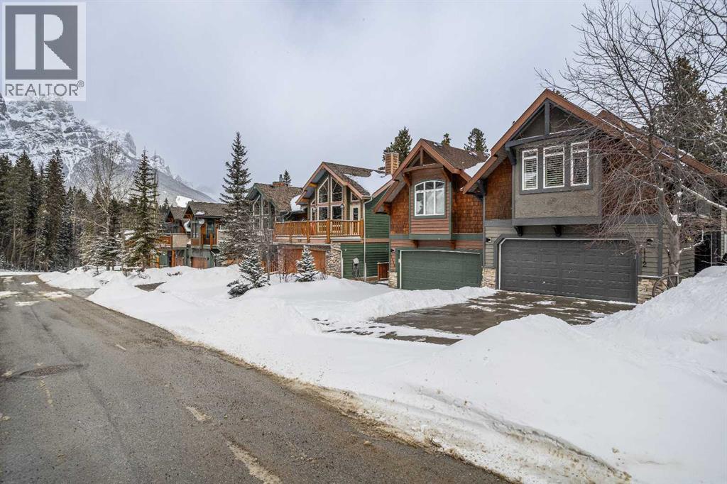 1112 Wilson Way, Canmore, Alberta  T1W 3C4 - Photo 3 - A2297442