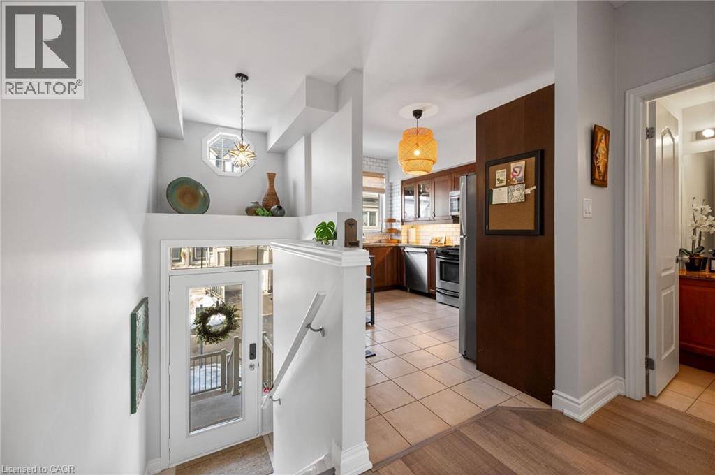 2458 Scholars Common, Burlington, Ontario  L7P 2W2 - Photo 4 - 40822633