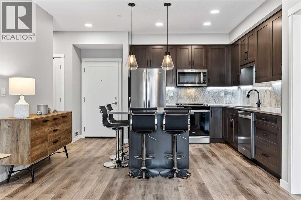 401, 150 Shawnee Square SW, Calgary, Alberta  T2Y 0T6 - Photo 4 - A2299414