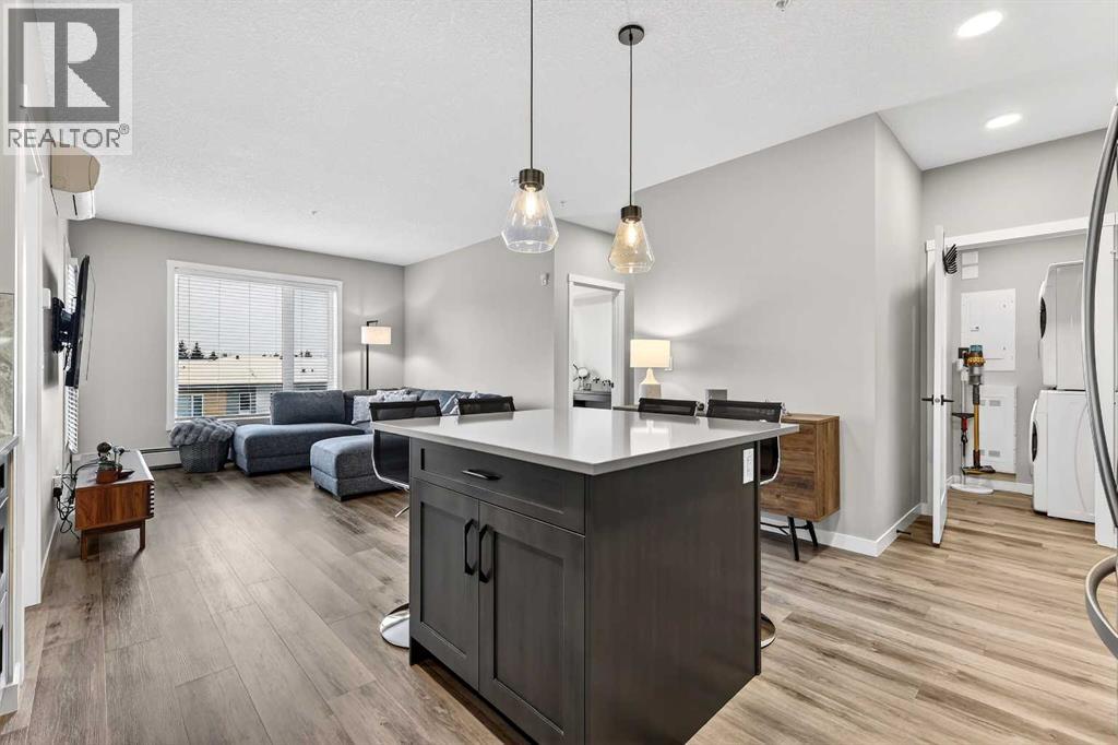 401, 150 Shawnee Square SW, Calgary, Alberta  T2Y 0T6 - Photo 8 - A2299414