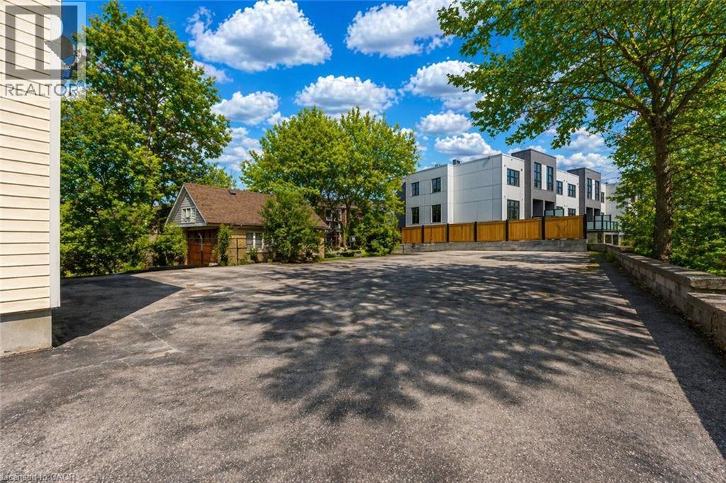 561 Queen Street S Unit# Upper, Kitchener, Ontario  N2G 1W9 - Photo 2 - 40822767