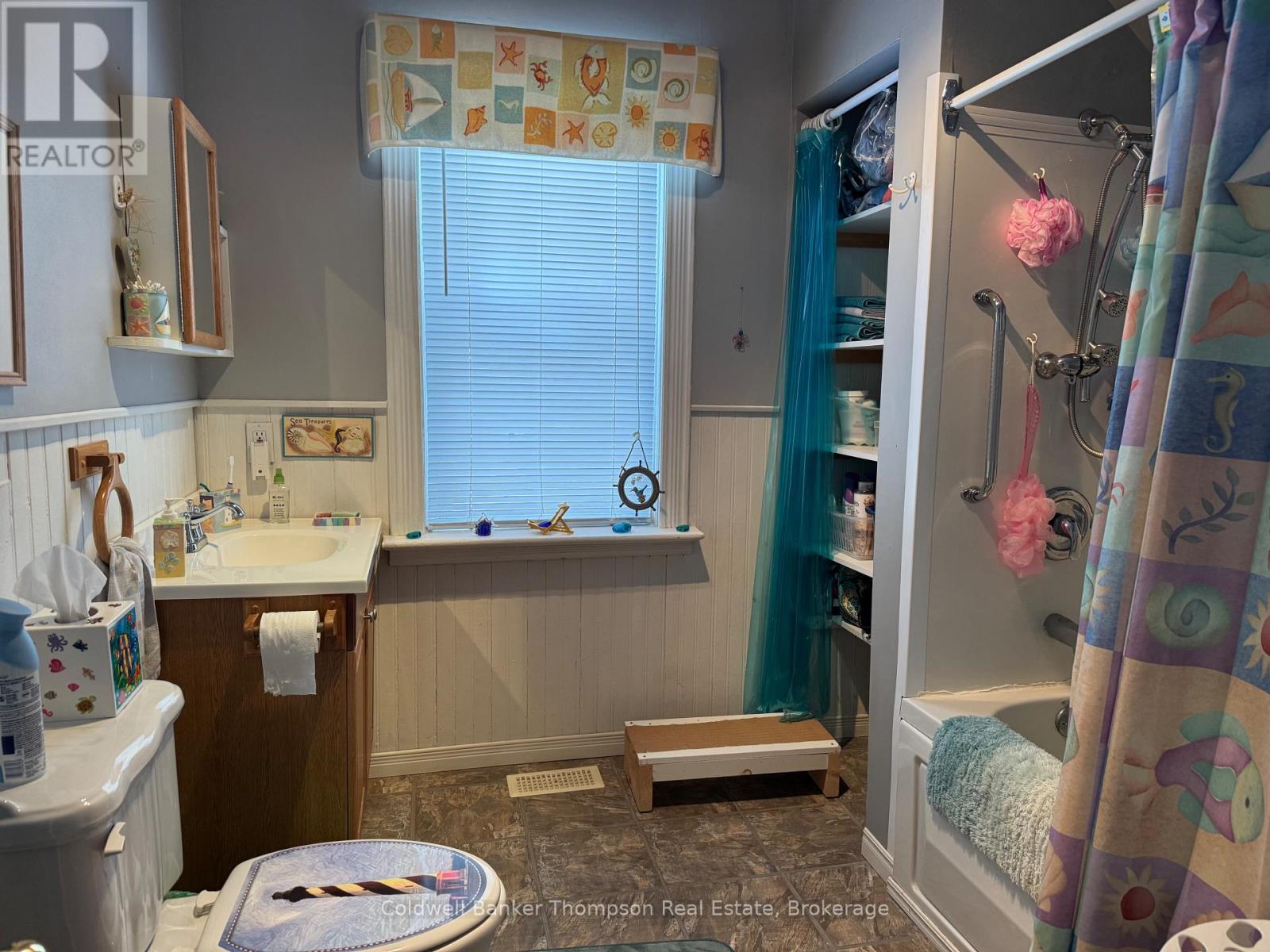 143 Huston Street, Burk's Falls, Ontario  P0A 1C0 - Photo 12 - X12533394