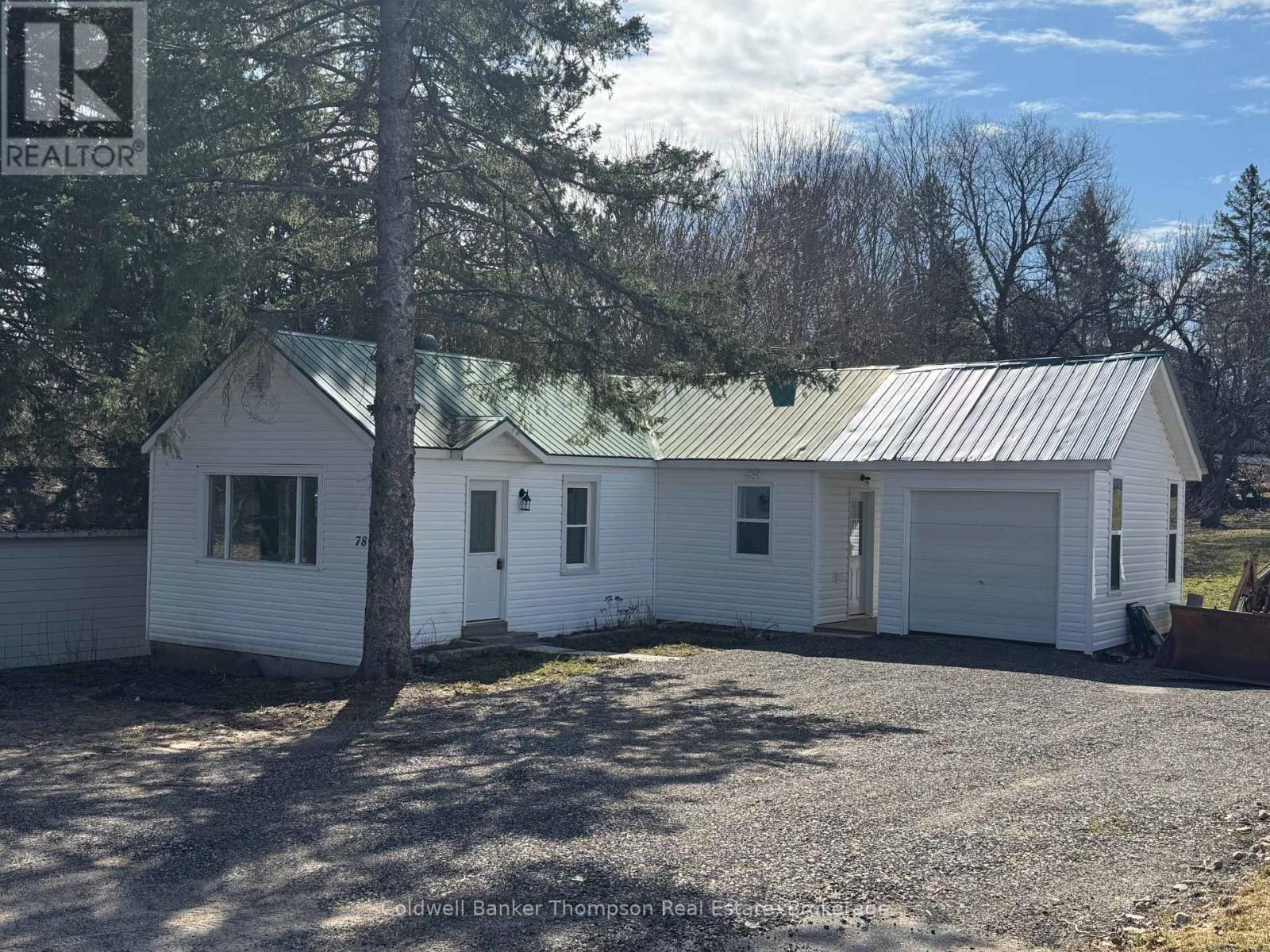 $345,00078 James Street E, Burk's Falls, Ontario