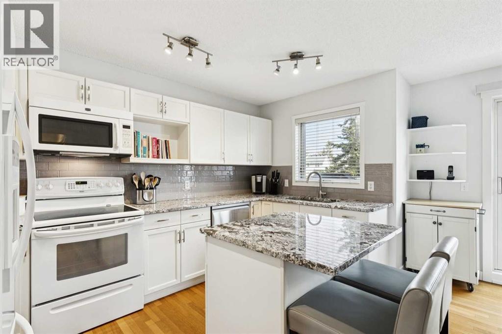 20 Stradwick Rise SW, Calgary, Alberta  T3H 3H1 - Photo 5 - A2300327