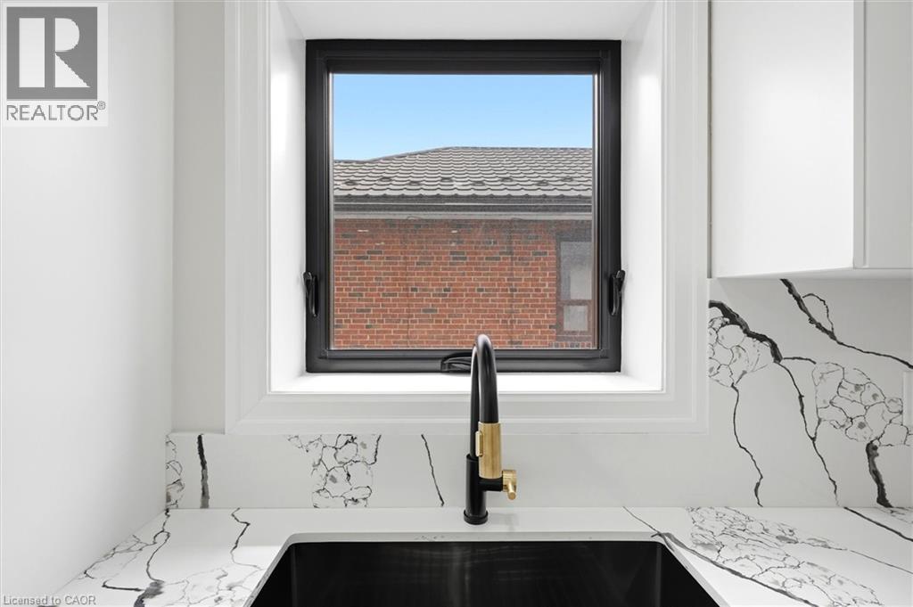 24 Treeview Drive, Toronto, Ontario  M8W 4B9 - Photo 13 - 40822829