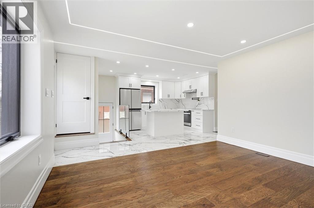 24 Treeview Drive, Toronto, Ontario  M8W 4B9 - Photo 6 - 40822829