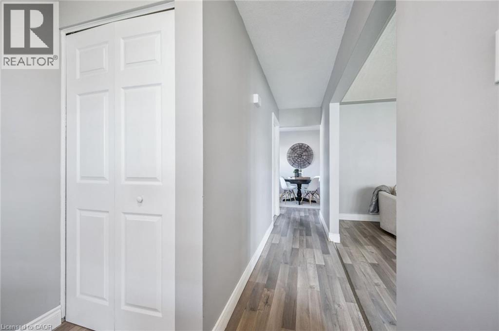 27 Vicmount Drive, Kitchener, Ontario  N2M 2A2 - Photo 6 - 40822896