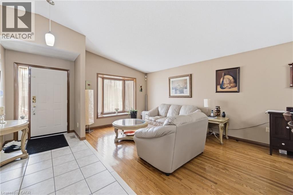 19 Sedona Court, Hamilton, Ontario  L9B 2R1 - Photo 5 - 40823033