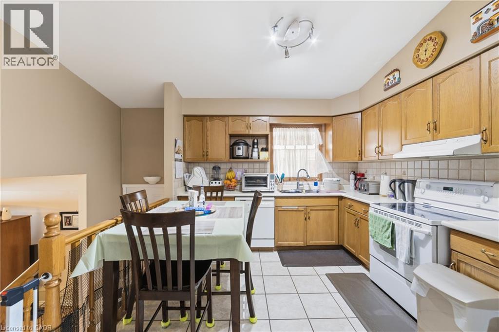 19 Sedona Court, Hamilton, Ontario  L9B 2R1 - Photo 9 - 40823033