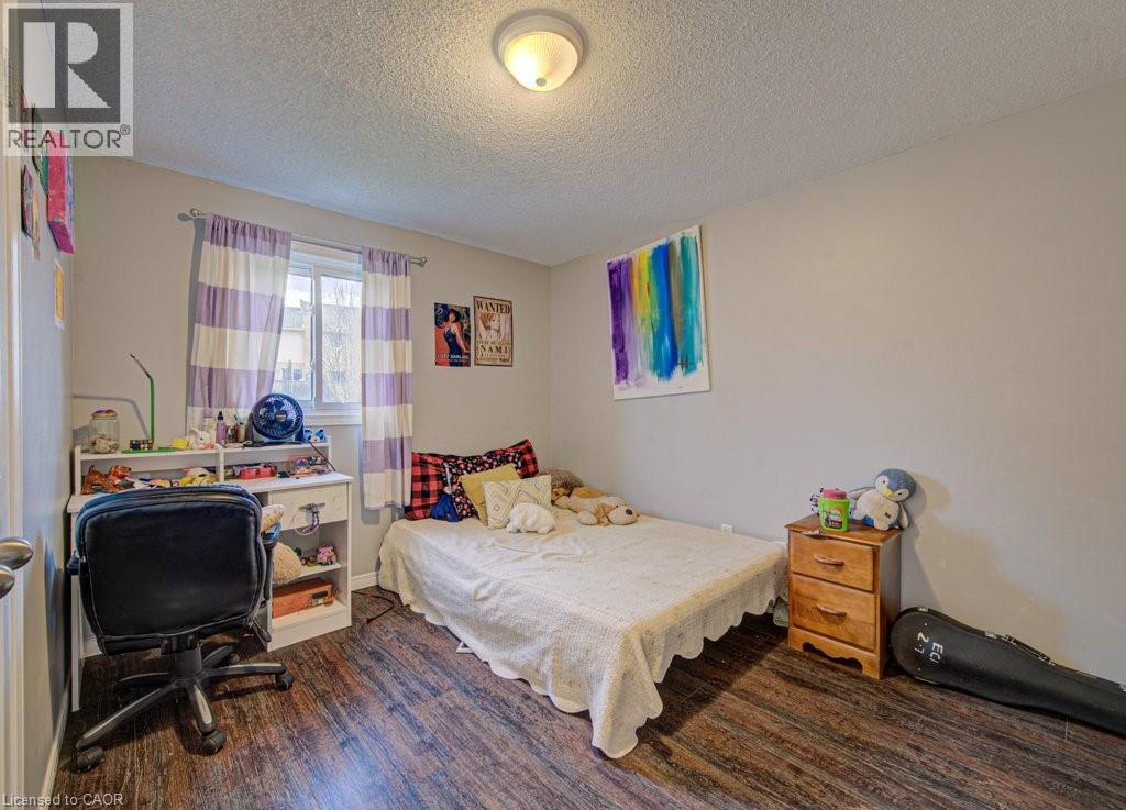 237b Thistleglen Place, Waterloo, Ontario  N2T 2A6 - Photo 23 - 40823052