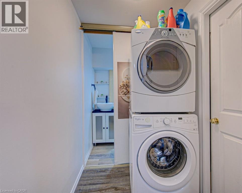 237b Thistleglen Place, Waterloo, Ontario  N2T 2A6 - Photo 6 - 40823052