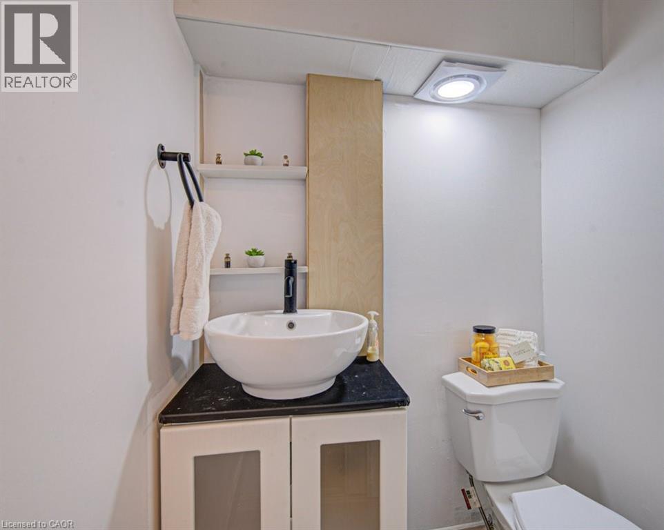 237b Thistleglen Place, Waterloo, Ontario  N2T 2A6 - Photo 7 - 40823052