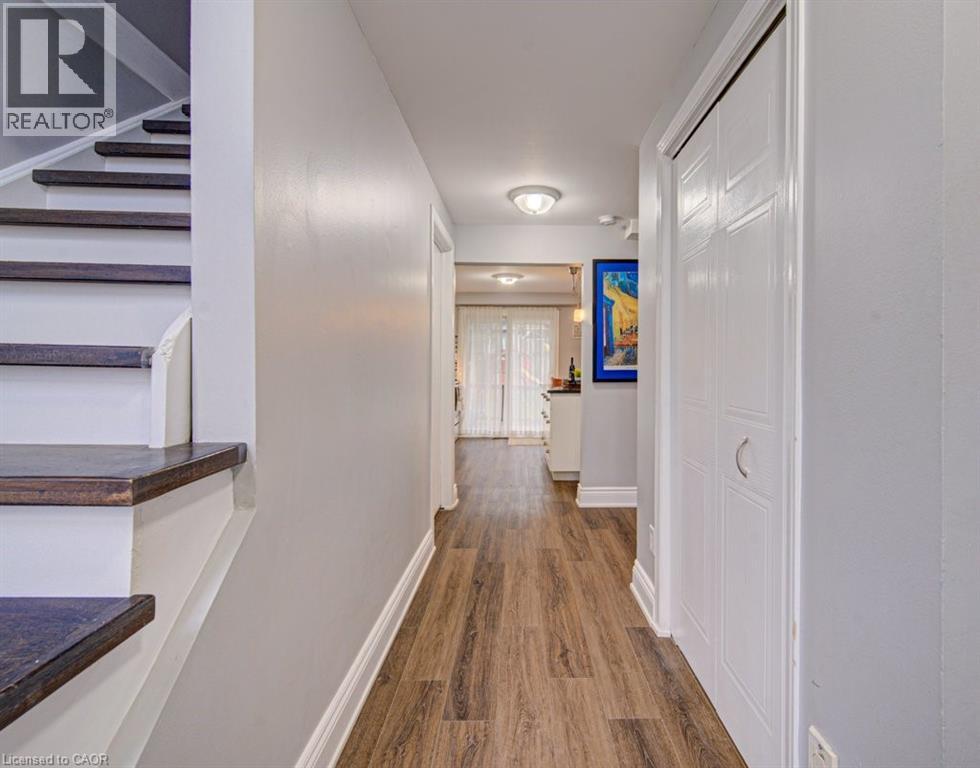 237b Thistleglen Place, Waterloo, Ontario  N2T 2A6 - Photo 5 - 40823052