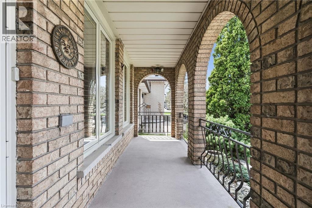 263 Guildwood Drive, Hamilton, Ontario  L9C 6W7 - Photo 3 - 40823097