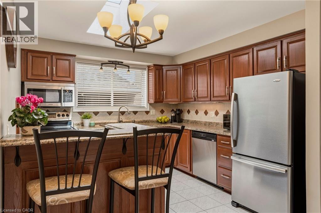 263 Guildwood Drive, Hamilton, Ontario  L9C 6W7 - Photo 18 - 40823097