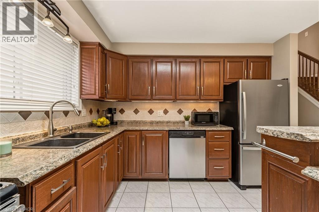 263 Guildwood Drive, Hamilton, Ontario  L9C 6W7 - Photo 15 - 40823097