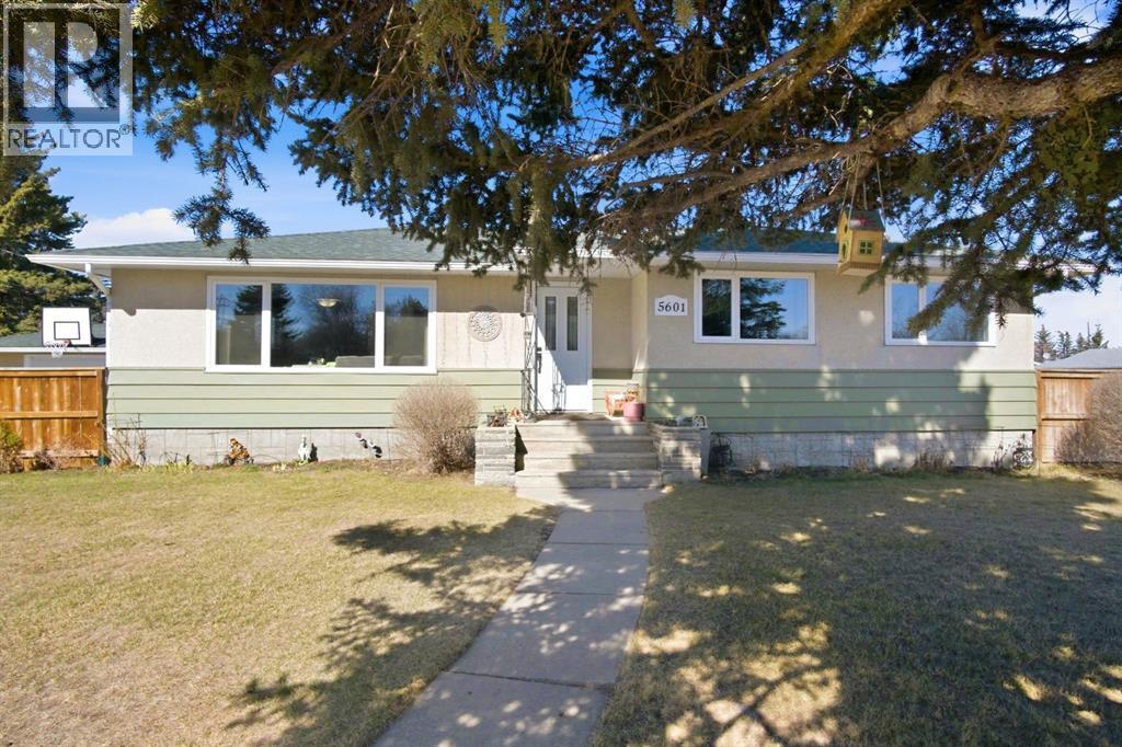 5601 51 Street, Olds, Alberta  T4H 1H9 - Photo 1 - A2302110