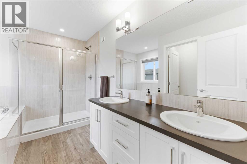 69 Legacy Manor Se, Calgary, Alberta  T2X 2E9 - Photo 18 - A2302444