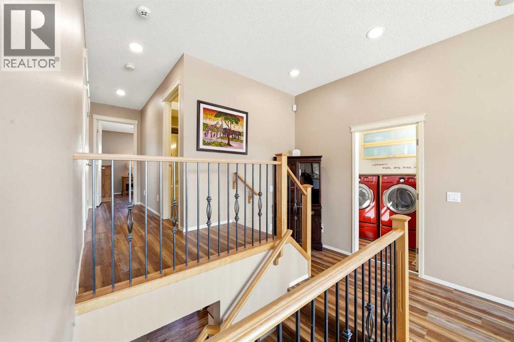 101 Cougarstone Manor SW, Calgary, Alberta  T3H 5N5 - Photo 18 - A2302495