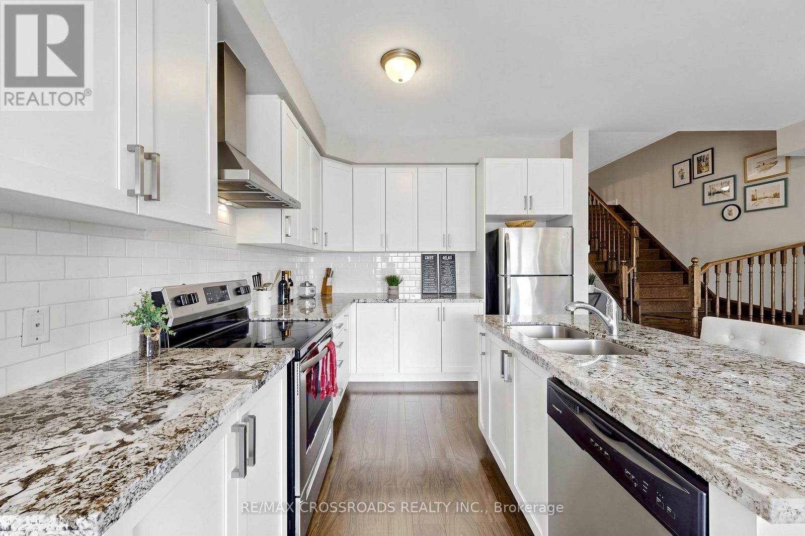 6 Angela Street, Bradford West Gwillimbury (Bradford), Ontario  L3Z 0A2 - Photo 11 - N13030722