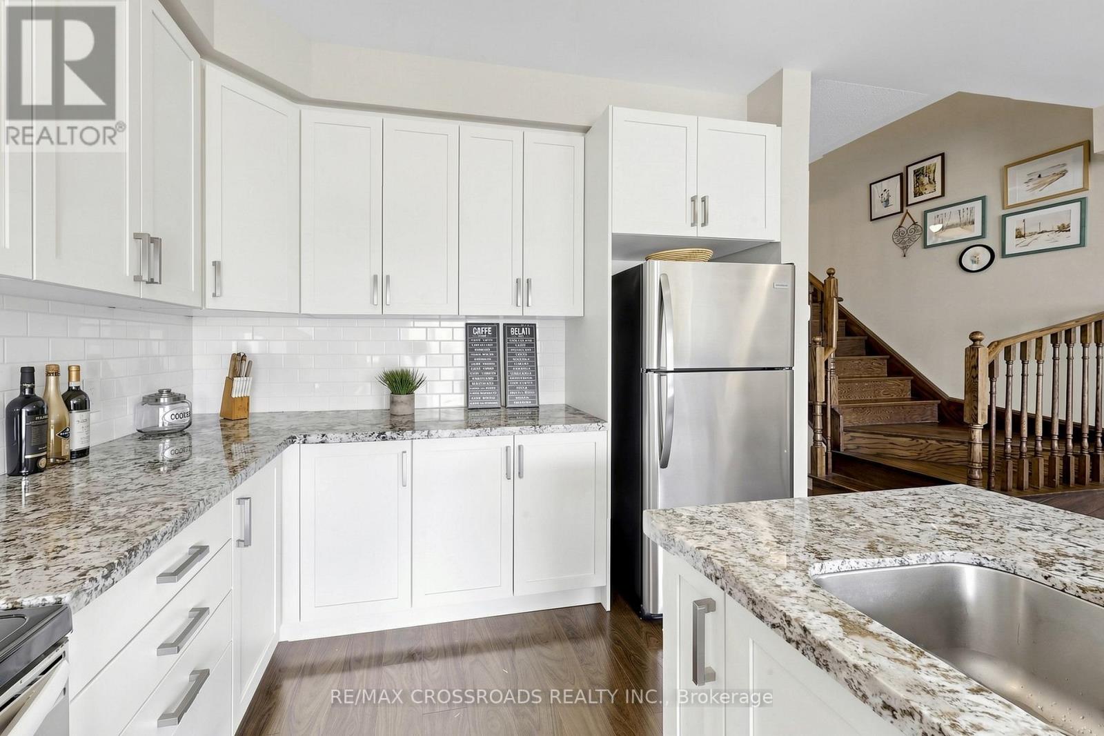 6 Angela Street, Bradford West Gwillimbury (Bradford), Ontario  L3Z 0A2 - Photo 12 - N13030722