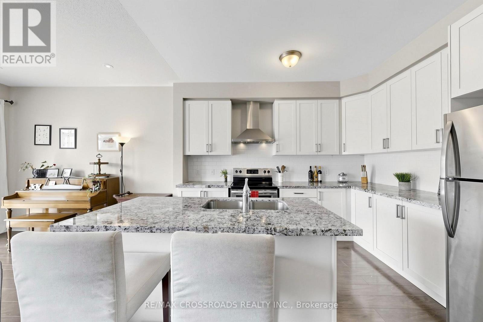 6 Angela Street, Bradford West Gwillimbury (Bradford), Ontario  L3Z 0A2 - Photo 14 - N13030722